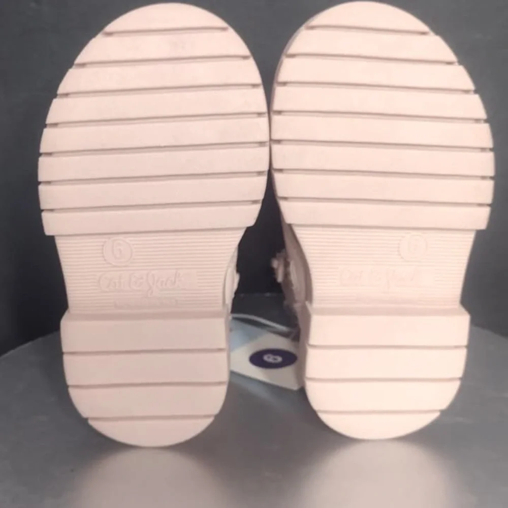 Cats & Jack Shoes in Light Pink size 6 girls grand new w tags